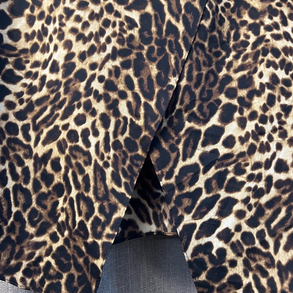 Lauren Ralph Lauren–animal print, tank, shell, sleeveless, split back-Size XL - Picture 4 of 7